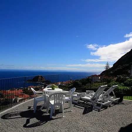 2 Bedrooms House With Sea View Private Pool And Enclosed Garden At Porto Moniz 1 Km Away From The Beach Holiday home